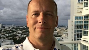 Kollára nepustili do lietadla. Zmeškal narodeninovú oslavu syna v USA