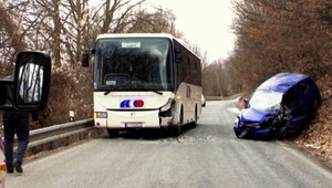 Z prvej jazdy katastrofa! Dievča (18) skončilo pod kolesami autobusu