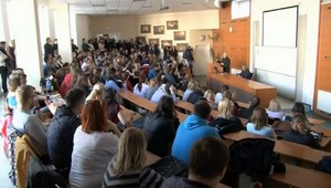 Študenti Katolíckej univerzity z Popradu sú zúfalí, nevedia čo s nimi bude