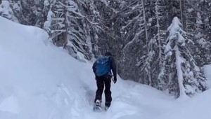 Lavínové nebezpečenstvo v Tatrách neutícha. Ohrozujú už aj svahy