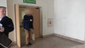 Súd zbavil kanadského profesora monitorovacieho náramku