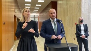 Minister Naď: Včerajšie útoky potvrdzujú realitu, ktorou Rusi žijú