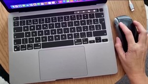 Podvodníci vybielili účet otcovi siedmich detí. Nechal sa zlákať na lukratívny zárobok