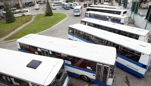 Zlodeji ukradli autobus zo stanice, havarovali