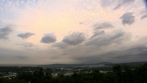 Streda sa bude mračiť, slnko vykukne len na horách