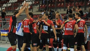 VIDEO. Volejbalista nohou premenil mečbal! To boli oslavy