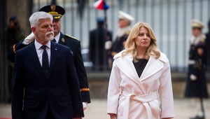 Stojíme pri vás, odkazuje premiér. Pomoc ponúka aj prezidentka. Česku kondolujú politici z celej Európy