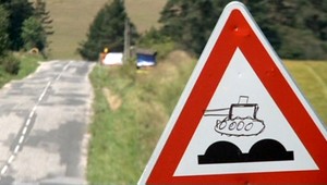 Pozor, tankodrom! Nová dopravná značka na Spiši