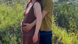 Sotva sa stal otcom filmový Harry Potter, už aj hlási tehotenstvo jeho láska Ginny!