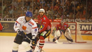 Marián Hossa nastúpil s Crosbym, zápas však nedohral