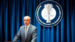 Chýbali poslanci, odvolávanie ministra Boreca ani nezačalo!