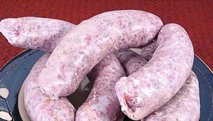 11 signálov tela, že jete príliš veľa soli