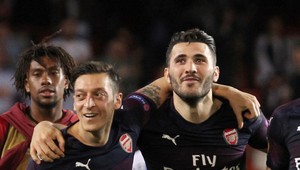 Arsenal nepostavil dvojicu hráčov z bezpečnostných dôvodov