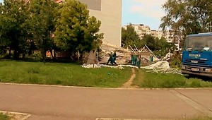 V Humennom sa zrútilo lešenie, hrávajú sa tam deti