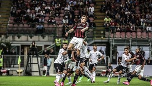 Kucka vymyslel víťazstvo milánskeho AC. Kto ho chváli najviac?