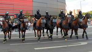 FOTO: Policajti budú strážiť poriadok počas futbalového zápasu