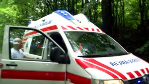 Opitý vodič skončil s autom v rieke. Nafúkal viac ako jeden a pol promile