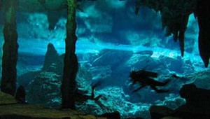 Jaskyniarov vyslobodili po štyroch dňoch potápači s výbušninou