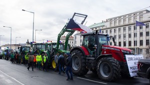 Nespokojní poľnohospodári: Protest v Prahe skomplikoval dopravu