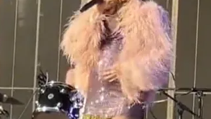 To je ale prekvapenie! Speváčka ukázala bruško, otcom sa stane slávny herec!