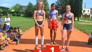 Dojímavý športový príbeh. Dievčatko nemalo tenisky, pretekalo v balerínkach a vyhralo