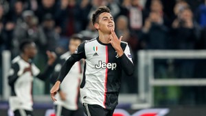 Dybala chcel aj s priateľkou utiecť pred koronavírusom  do Dubaja