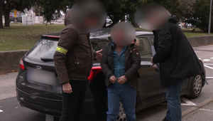 Muž zavraždil svojho kamaráta údajne pred očami 6-ročného dieťaťa