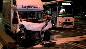 Do autobusu vo Veľkom Krtíši narazil rumunský vodič, zranil štyri ženy