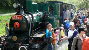 Zlodeji poškodili historický rušeň