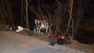 Šofér zrazil dvoch neosvetlených chodcov. Jeden z mužov mal 3 promile, druhý ani nebol schopný fúkať