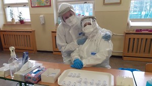 Počas celoplošného testovania v Trenčíne odhalili testy viac ako 500 pozitívnych