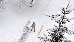 Napadne až 20 centimetrov snehu, varujú meteorológovia