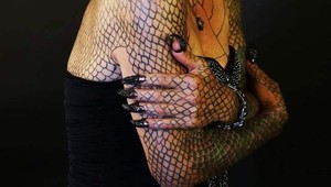 Eva sa vo svete preslávila ako dračia žena: Pri pohľade na jej tvár uvidíte zviera a nie človeka