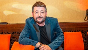 Sú ako cez kopirák: Michal Hudák akoby z oka vypadol slávnemu Hollywoodskemu hercovi!