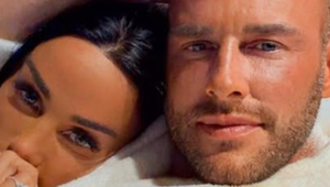 Hviezdna kráska sa vydala po 2 týždňoch známosti, teraz oznámila TEHOTENSTVO v jej 47 rokoch!