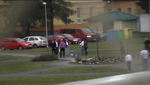 Mladý migrant zaútočil na pracovníka tranzitného centra, teraz je v policajnej cele