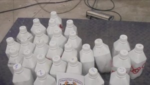 Colníci v Michalovciach mali zaujímavý a náročný rok. Zaistili aj padáky či staré motocykle