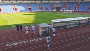 Podvodník z Česka pýtal dres pre syna bez nôh, potom ho predával