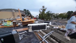 Obľúbeným slovenským kúpaliskom sa prehnala búrka. SHMÚ preveruje možný výskyt tornáda