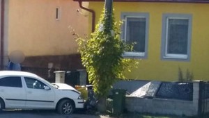 Opitá vodička zdemolovala oplotenie domu. Nafúkala takmer dve a pol promile