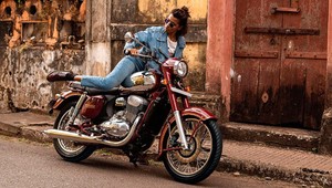 Legendárna Jawa sa vracia: V Indii predstavili model 300 s retro dizajnom