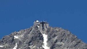 Na Lomnickom štíte menili lano. Lanovka pár dní nepremáva