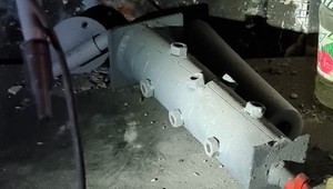 Polícia zadržala nebezpečného recidivistu. Našli u neho aj podomácky vyrobené výbušné zariadenie