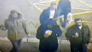 Smrť cudzinca v centre Bratislavy: Ak spoznáte týchto mužov, kontaktujte políciu