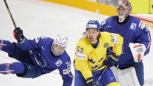 Švédi sa trápili s Francúzmi, rozhodol F. Forsberg