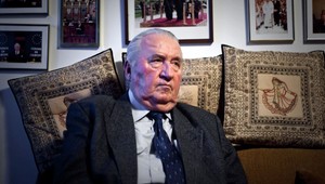 Zdravotný stav bývalého prezidenta Michala Kováča sa opäť zhoršil