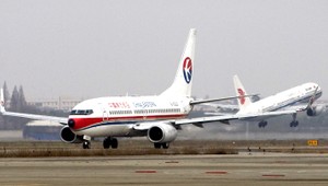 Rizikom pre let môže byť aj hádka na palube, varuje pilot