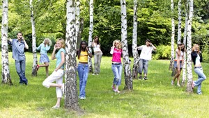 Banská Bystrica má ekostrom, solárna nabíjačka dobíja mobily