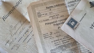 Mluvnica, prírodospyt, filozofická propedeutika - čo by sme našli na starých vysvedčeniach.