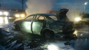 Hasiči zasahovali pri požiari automobilu. Vodičovi poskytli prvú pomoc